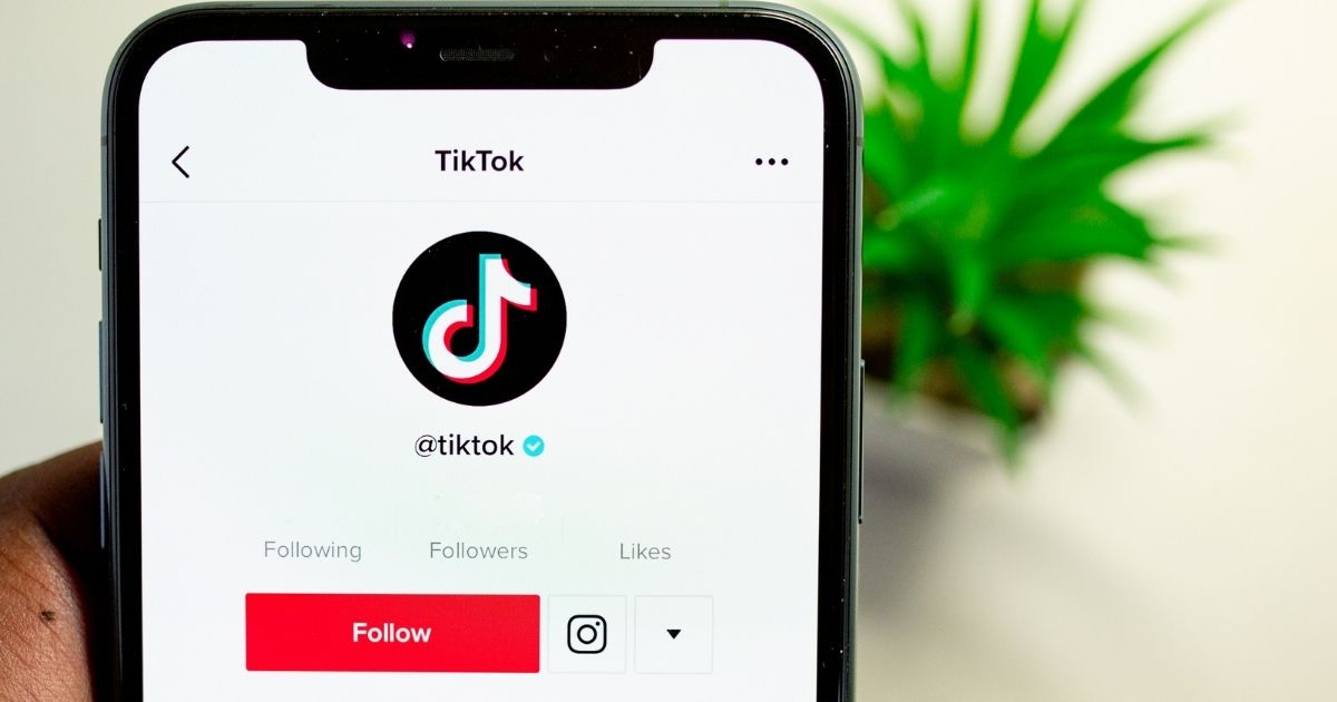 【TikTok】企業アカウント運用のメリットと事例、注意点を紹介！